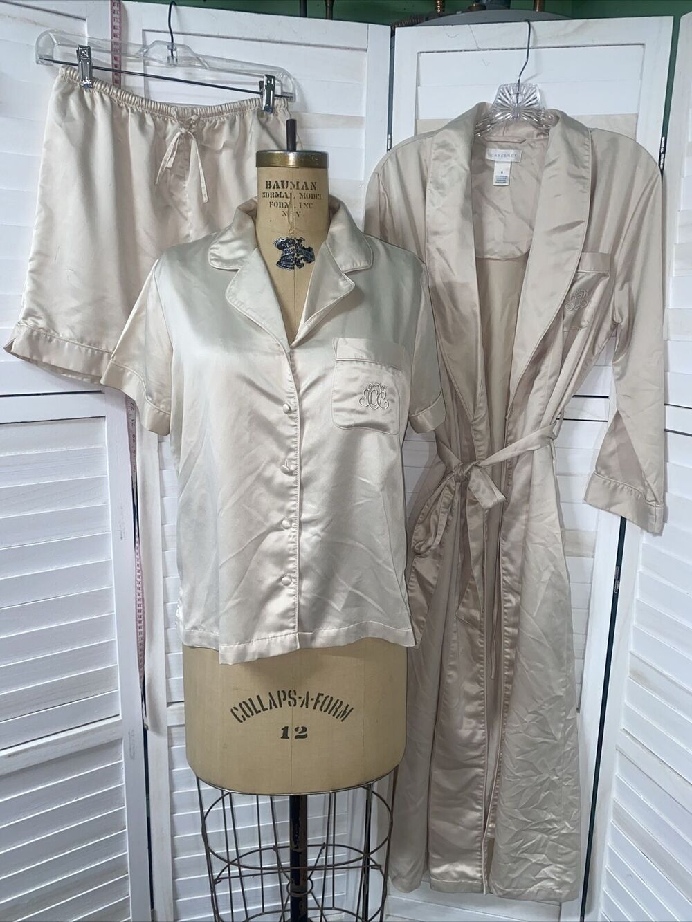 CABERNET Cream Satin 3 Piece Set: Shirt & Shorts Pajama / Long Robe Sz Small